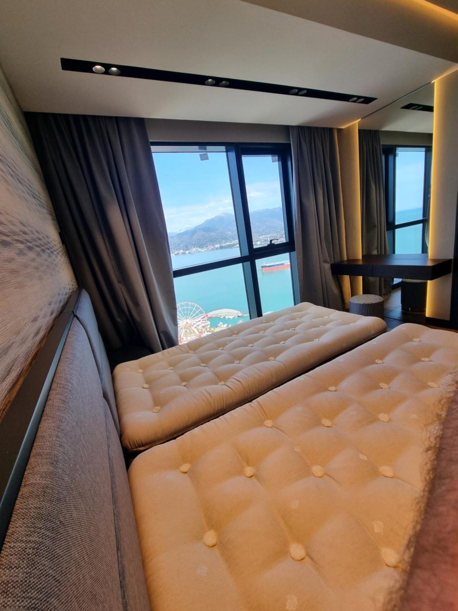 Premium Apartment In Porta Batumi Tower Luaran gambar