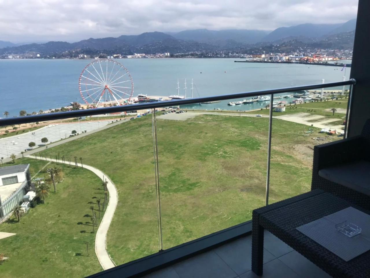 Premium Apartment In Porta Batumi Tower Luaran gambar