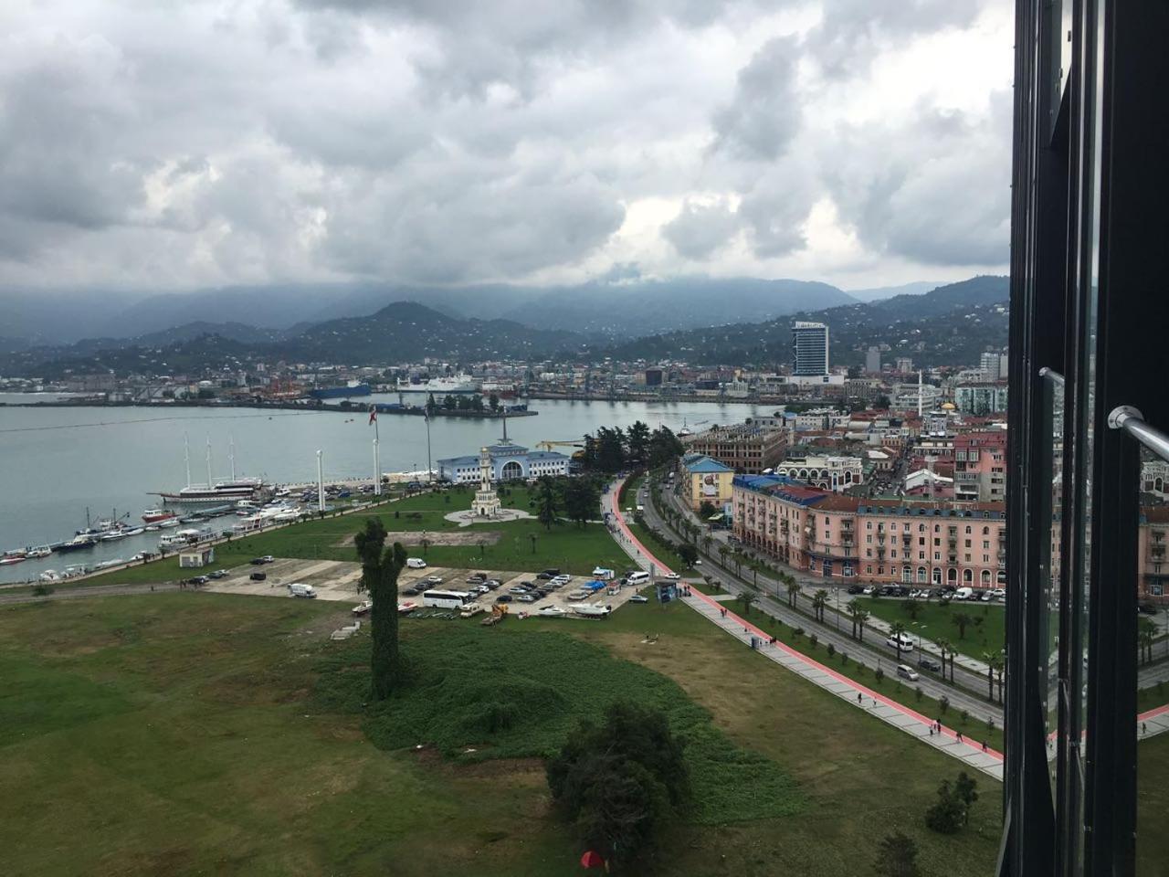 Premium Apartment In Porta Batumi Tower Luaran gambar
