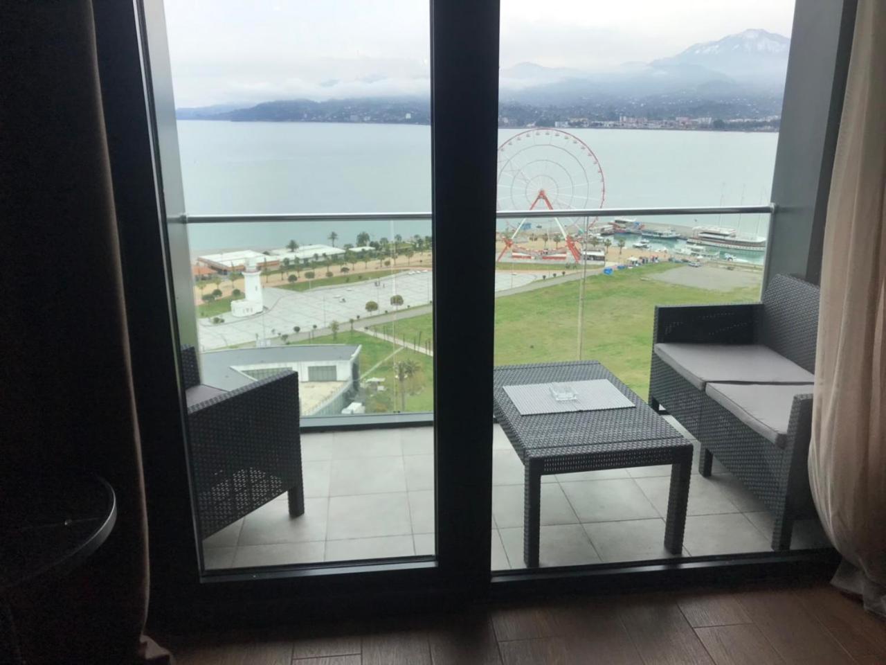 Premium Apartment In Porta Batumi Tower Luaran gambar