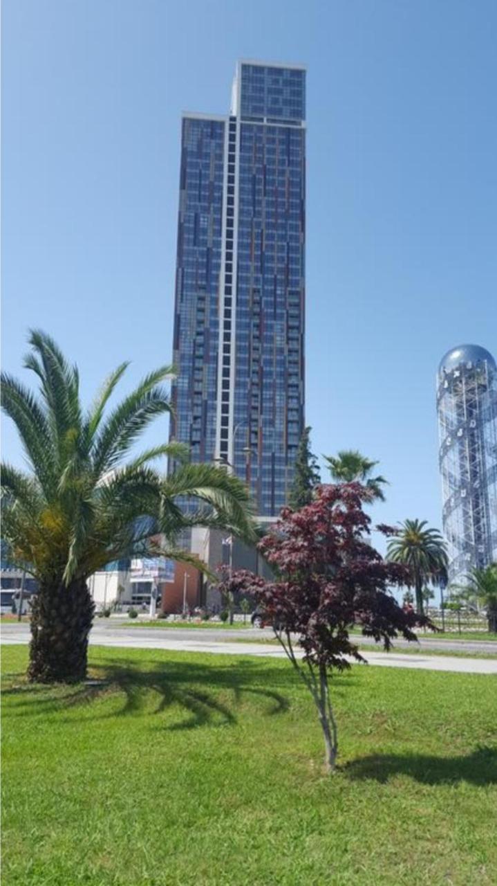 Premium Apartment In Porta Batumi Tower Luaran gambar